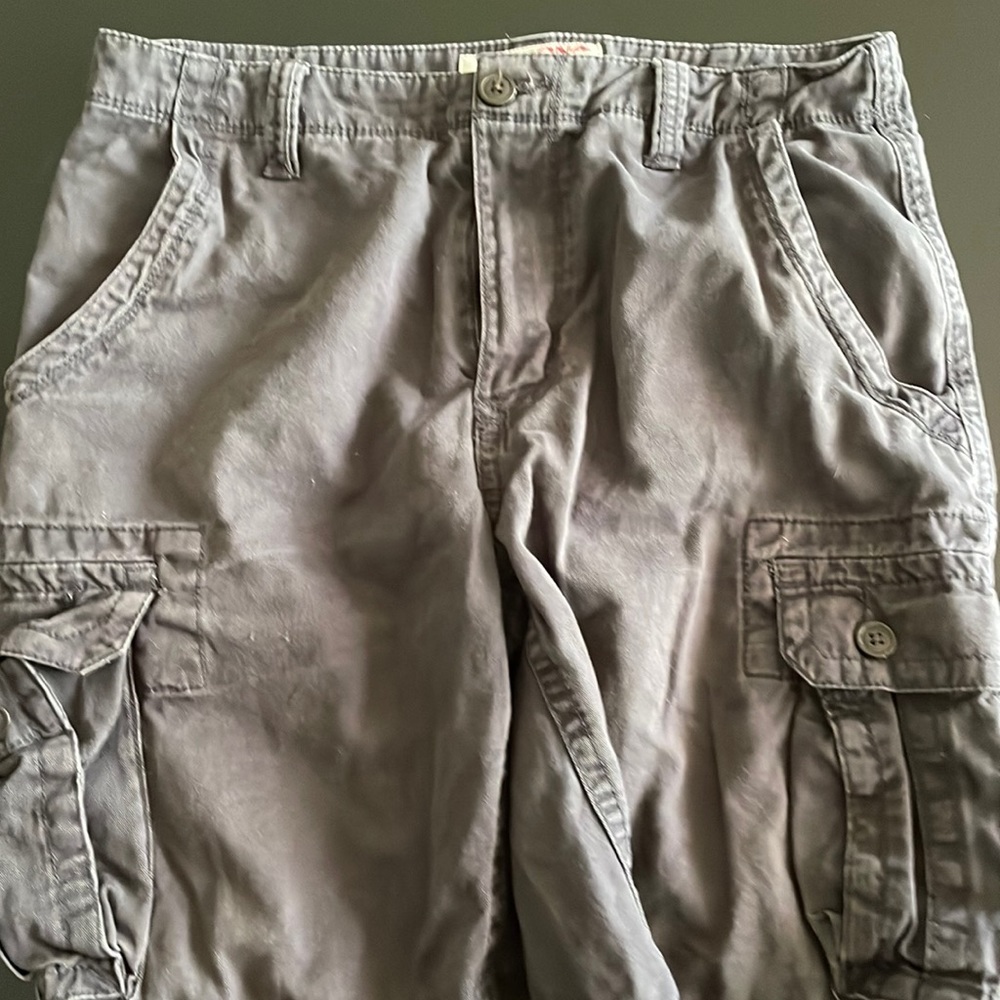 Gray cargo shorts barely worn size 31 smoke free home, all sales final